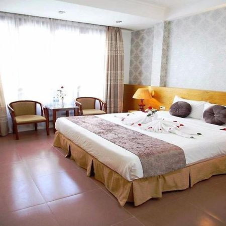 Mayhouse Travel Hanoi Buitenkant foto